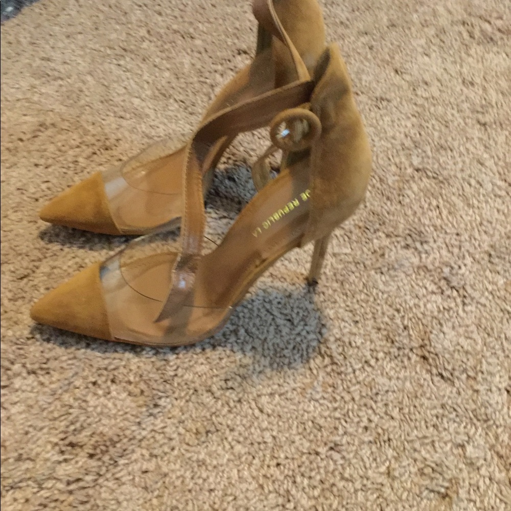 Heels - Picture 2 of 4